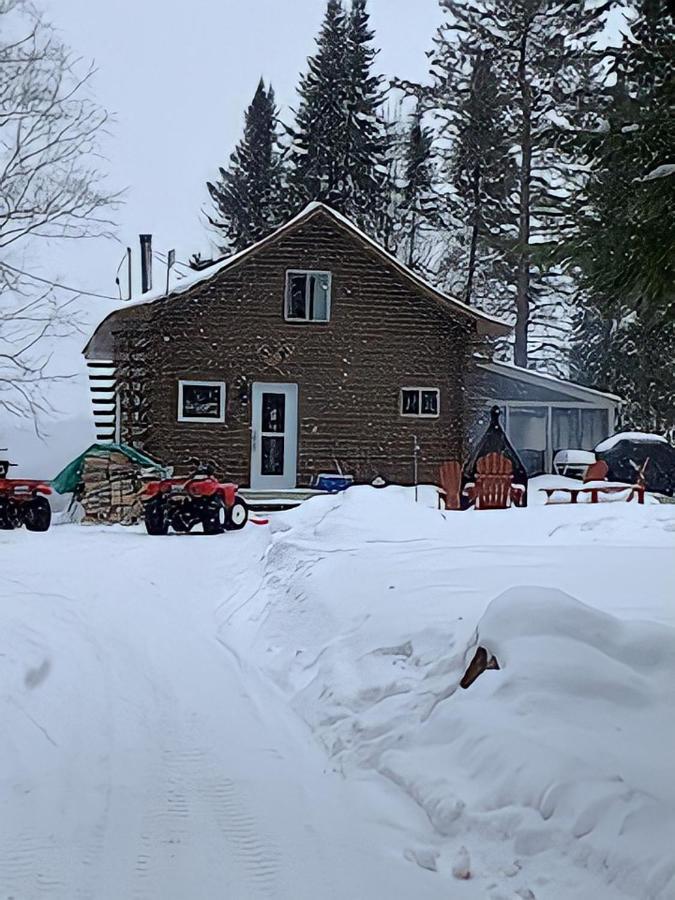 Le Chalet Au Souvenir Bouchette ภายนอก รูปภาพ